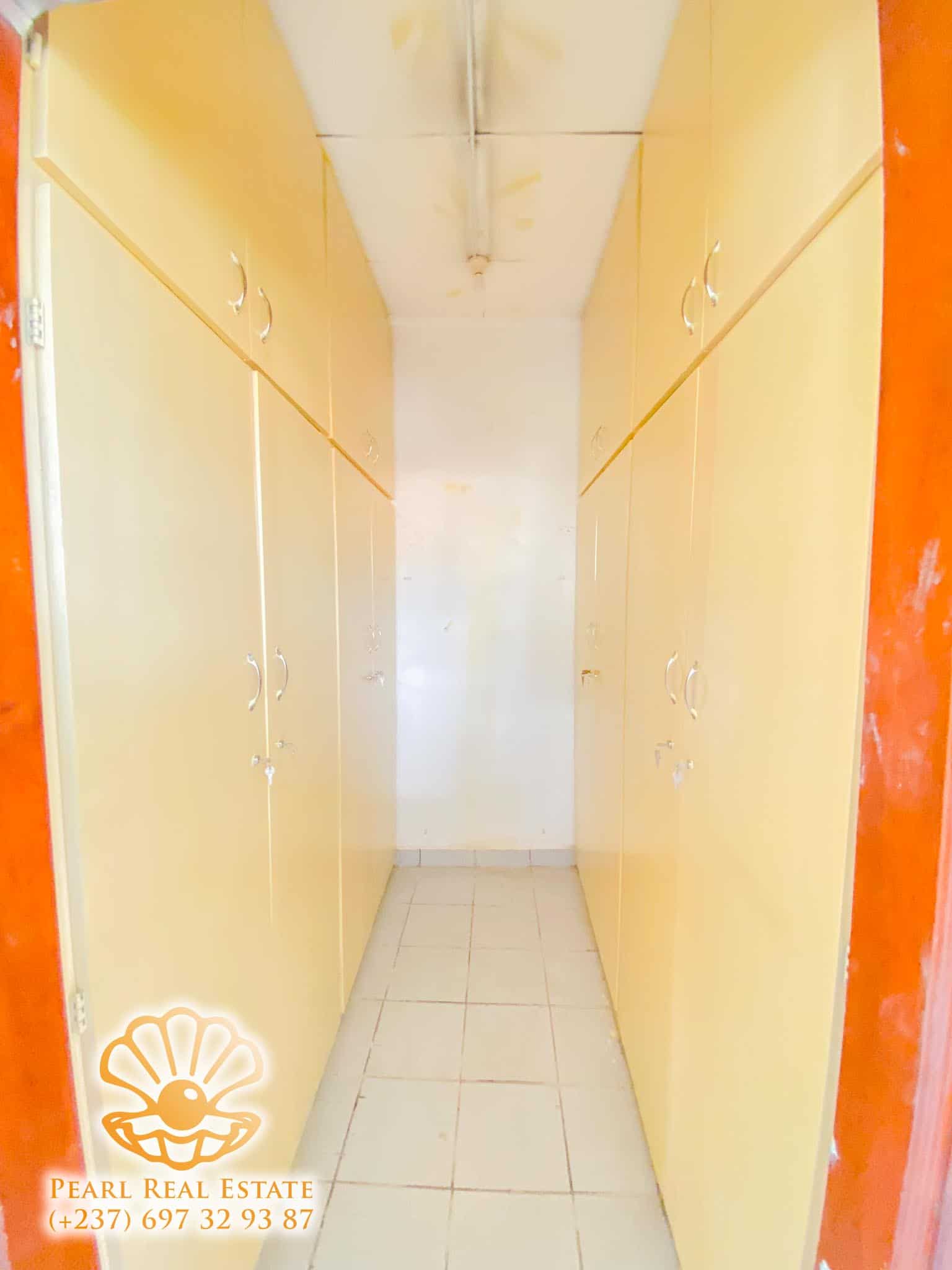 Maison (Villa) à louer - Yaoundé, Abome, Dragages - 1 salon(s), 4 chambre(s), 3 salle(s) de bains - 1 800 000 FCFA / mois