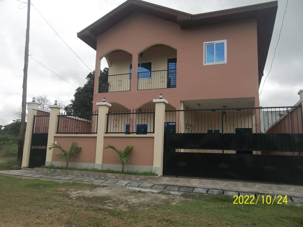 House (Villa) for sale at Douala, Mbanga Bakoko 4 bedrooms 90 000