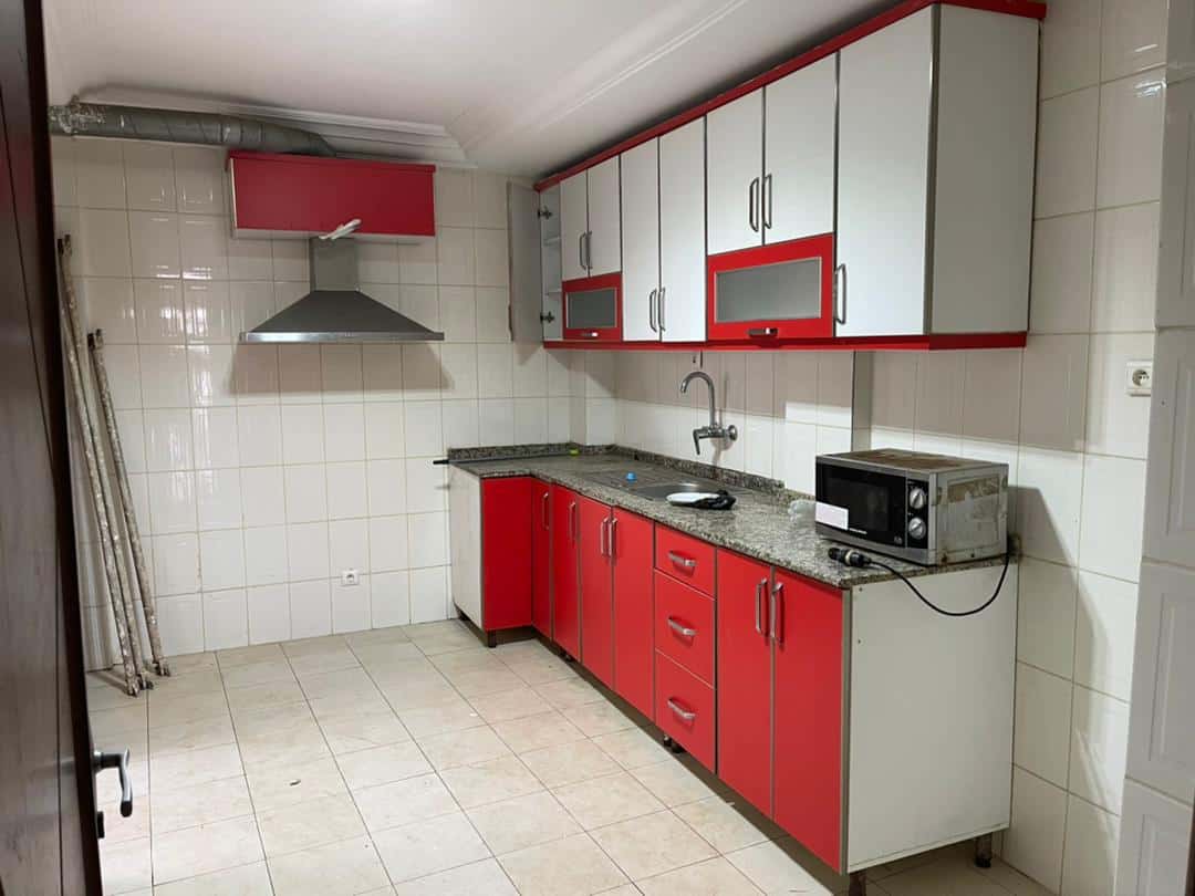 Apartment to rent - Yaoundé, Bastos, Bastos - 1 living room(s), 3 bedroom(s), 2 bathroom(s) - 800 000 FCFA / month