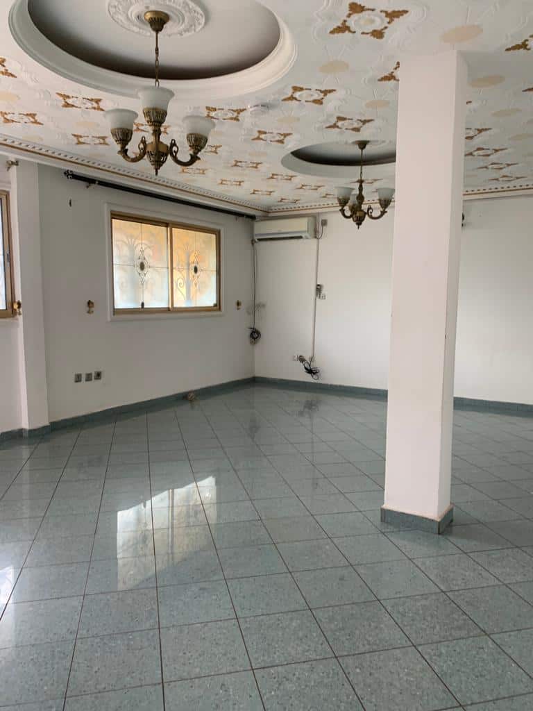 Apartment to rent - Yaoundé, Bastos, Bastos - 1 living room(s), 3 bedroom(s), 3 bathroom(s) - 600 000 FCFA / month