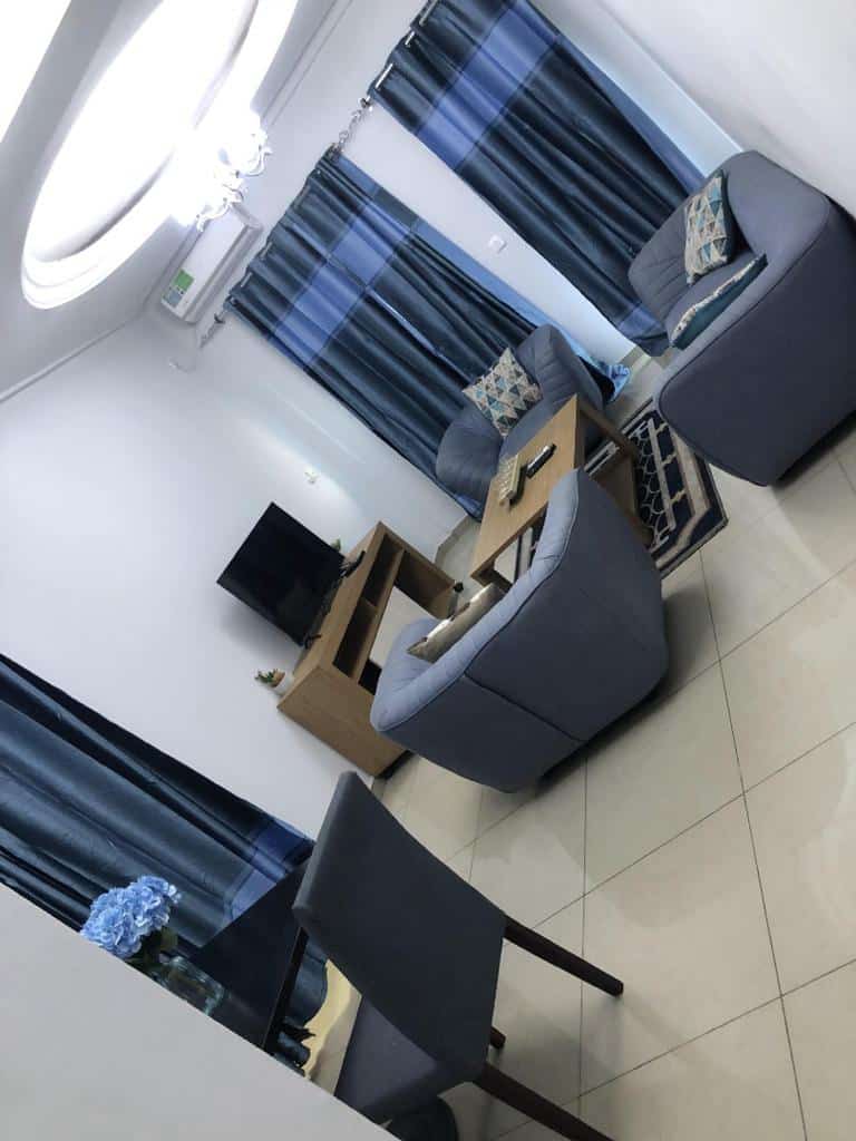 Appartement à louer - Yaoundé, Bastos, Bastos centre - 1 salon(s), 1 chambre(s), 1 salle(s) de bains - 50 000 FCFA / mois