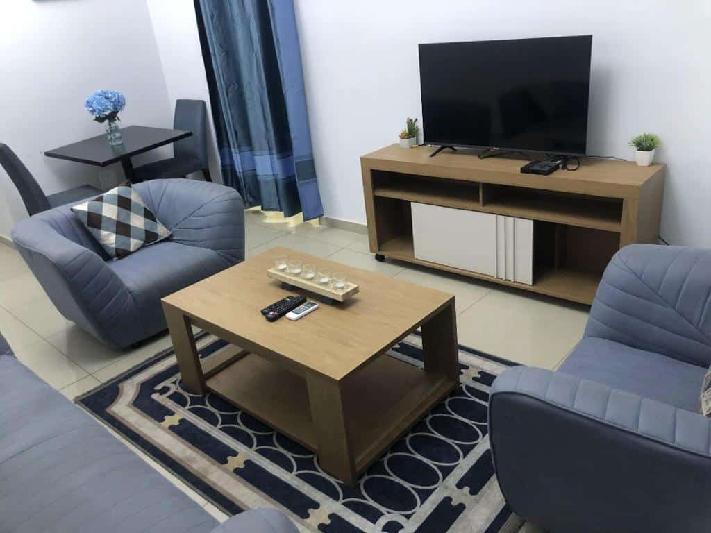 Apartment to rent - Yaoundé, Bastos, Bastos centre - 1 living room(s), 1 bedroom(s), 1 bathroom(s) - 50 000 FCFA / month