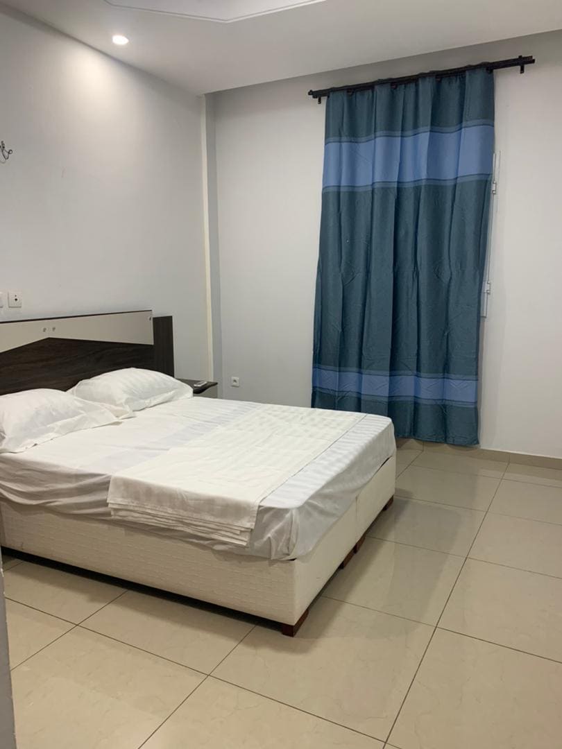 Apartment to rent - Yaoundé, Bastos, Bastos centre - 1 living room(s), 1 bedroom(s), 1 bathroom(s) - 50 000 FCFA / month