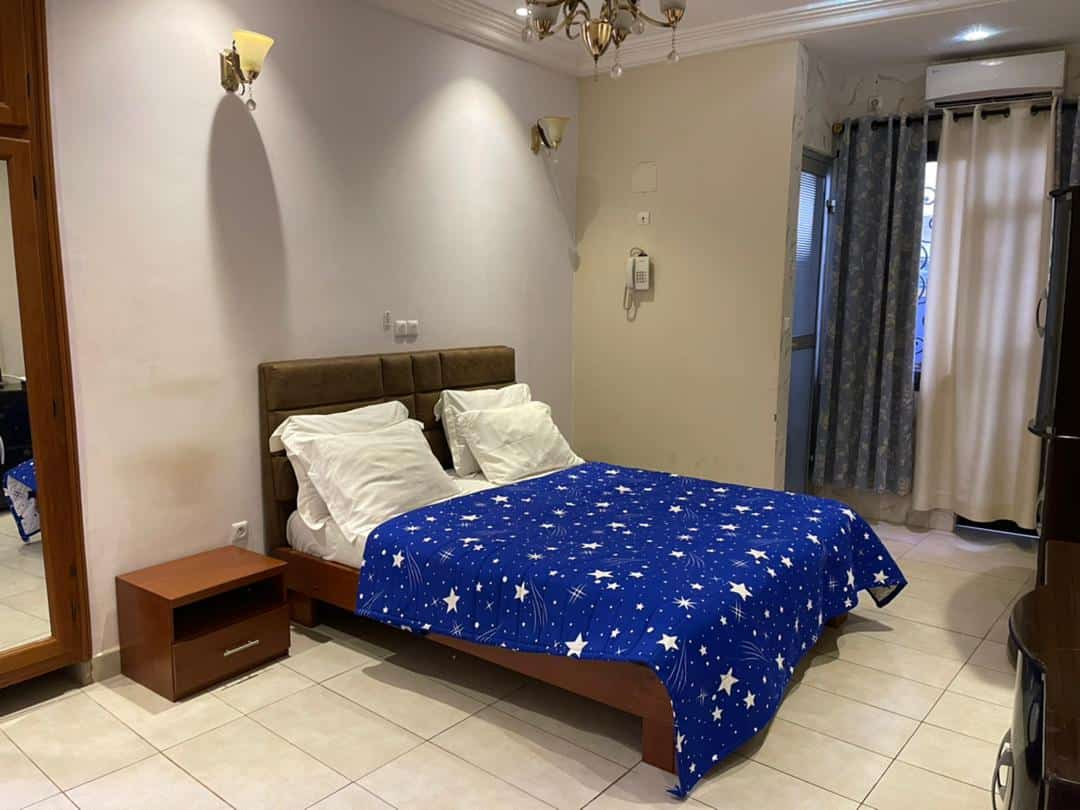Studio to rent - Yaoundé, Bastos, Bastos centre - 25 000 FCFA / month