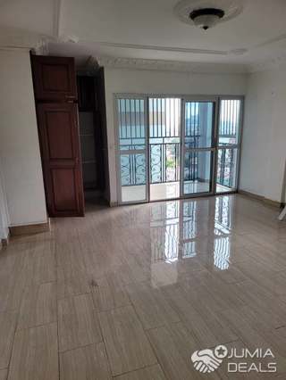 Apartment to rent - Yaoundé, Bastos, GOLF - 1 living room(s), 3 bedroom(s), 2 bathroom(s) - 600 000 FCFA / month