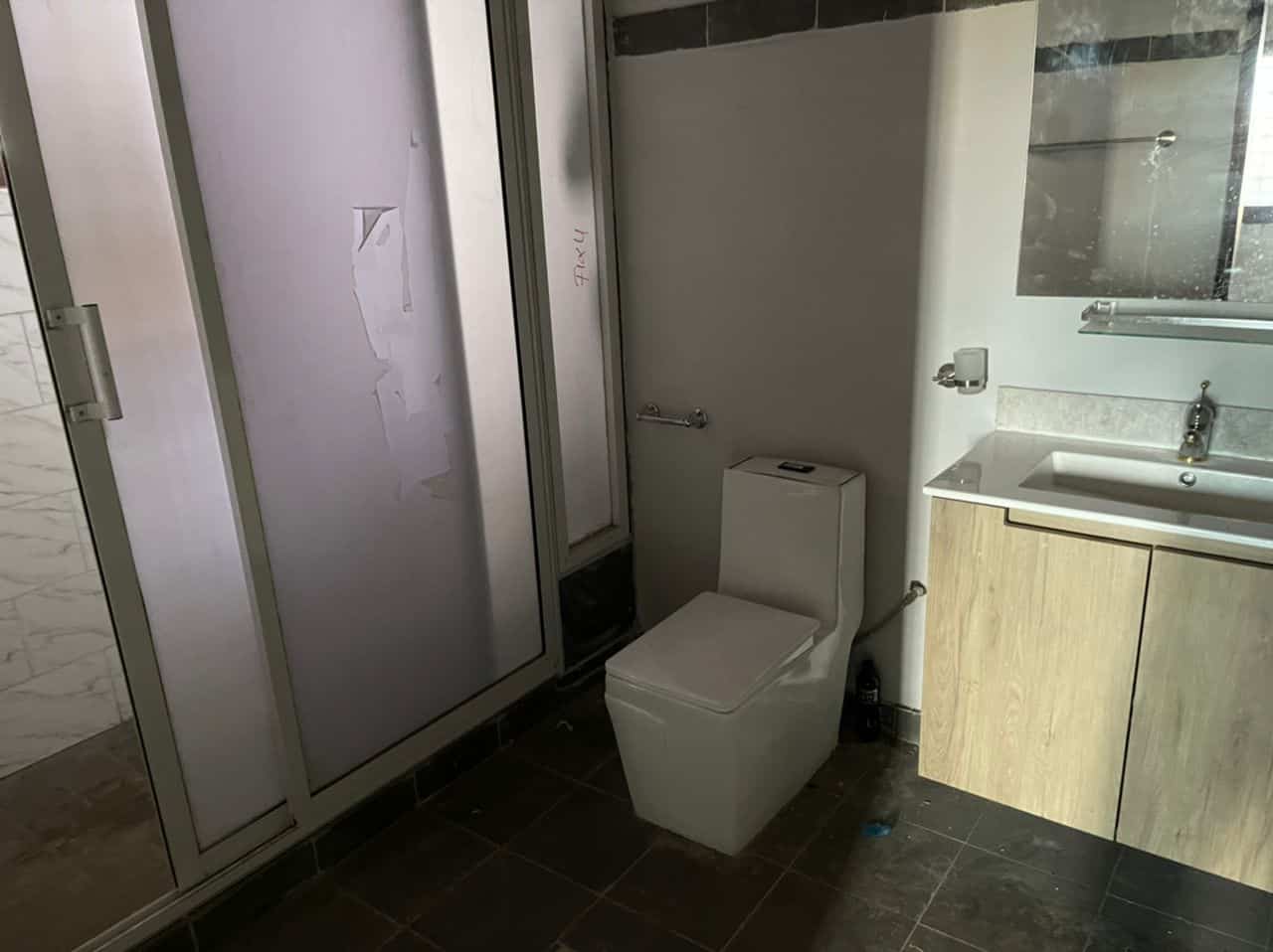 Apartment to rent - Yaoundé, Bastos, Bastos centre - 2 living room(s), 3 bedroom(s), 3 bathroom(s) - 1 200 000 FCFA / month