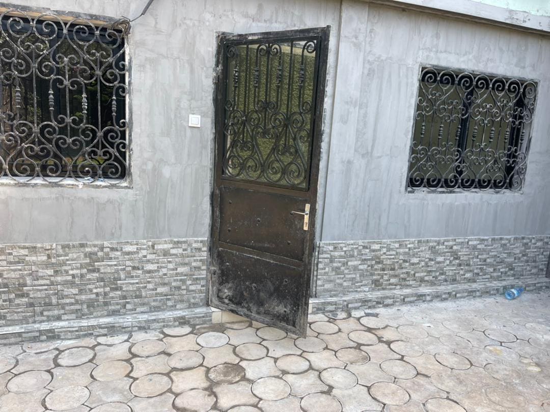 Apartment to rent - Yaoundé, Bastos, Bastos centre - 1 living room(s), 1 bedroom(s), 1 bathroom(s) - 200 000 FCFA / month