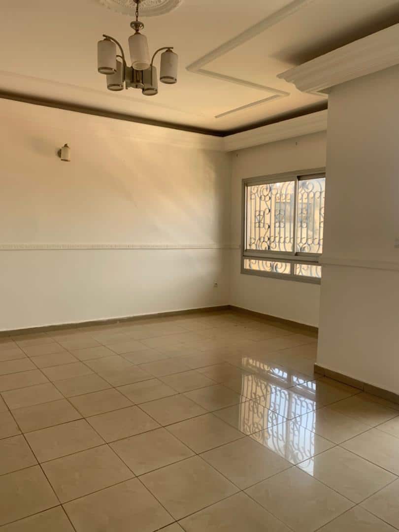 Apartment to rent - Yaoundé, Bastos, Dragage - 1 living room(s), 2 bedroom(s), 3 bathroom(s) - 320 000 FCFA / month