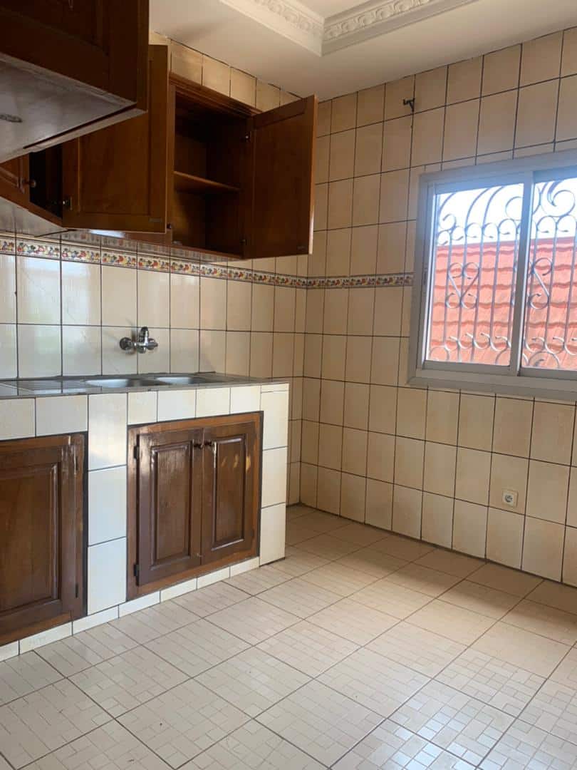 Apartment to rent - Yaoundé, Bastos, Dragage - 1 living room(s), 2 bedroom(s), 3 bathroom(s) - 320 000 FCFA / month