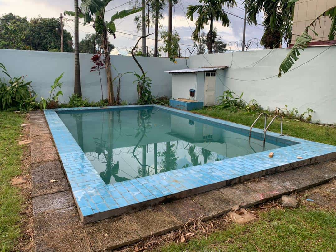 Maison (Villa) à louer - Yaoundé, Bastos, Bastos centre - 1 salon(s), 3 chambre(s), 3 salle(s) de bains - 1 500 000 FCFA / mois