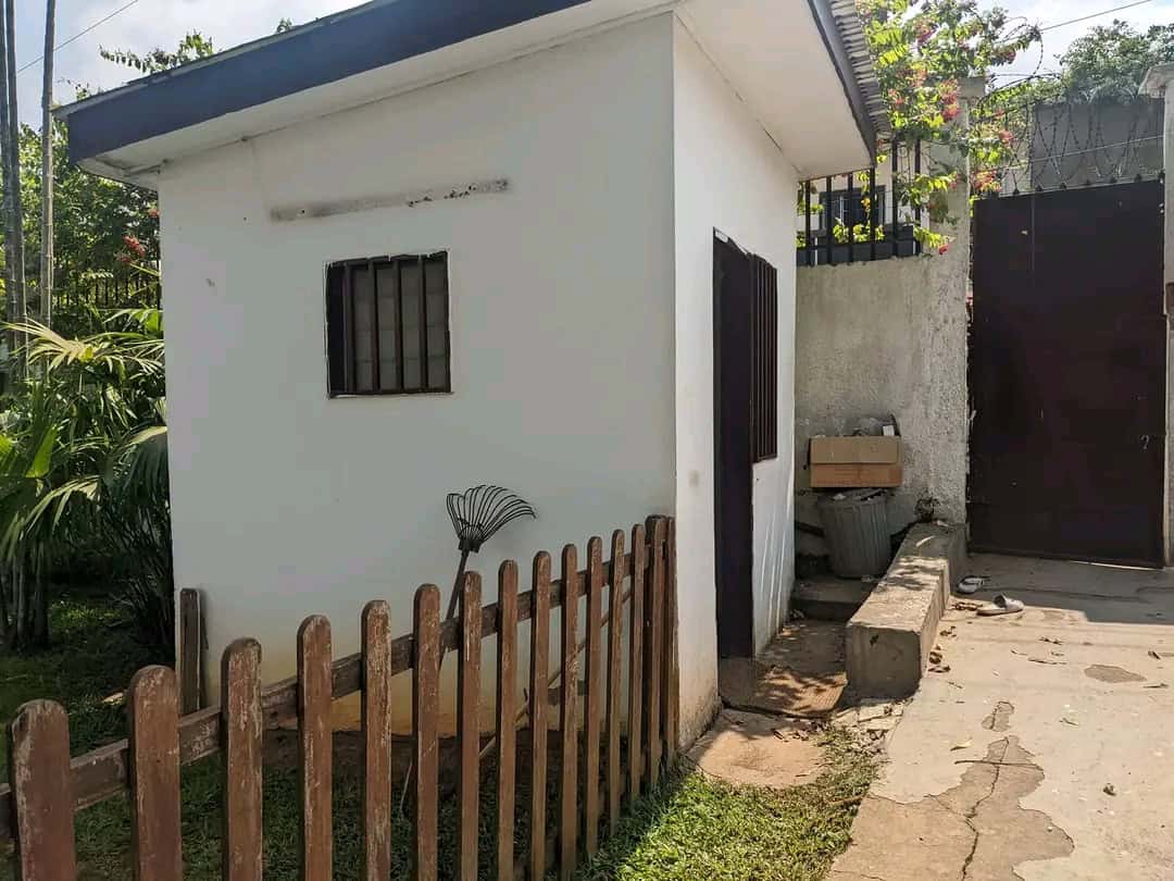House (Villa) to rent - Yaoundé, Bastos, Bastos centre - 1 living room(s), 4 bedroom(s), 4 bathroom(s) - 2 000 000 FCFA / month