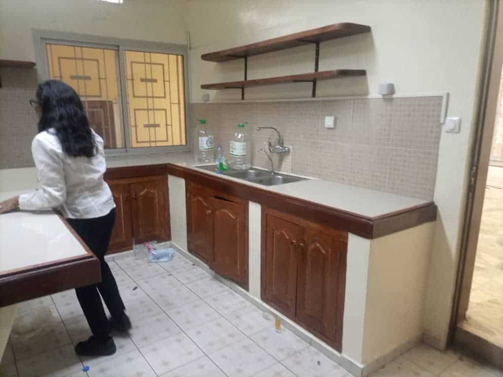 House (Duplex) to rent - Yaoundé, Bastos, Bastos centre - 2 living room(s), 5 bedroom(s), 4 bathroom(s) - 2 000 000 FCFA / month
