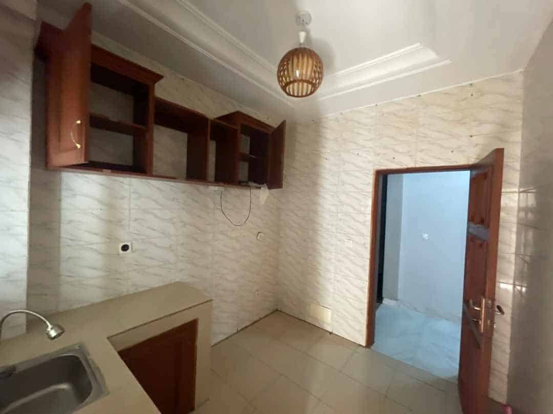 Apartment to rent - Yaoundé, Odza, Odza - 1 living room(s), 3 bedroom(s), 3 bathroom(s) - 250 000 FCFA / month