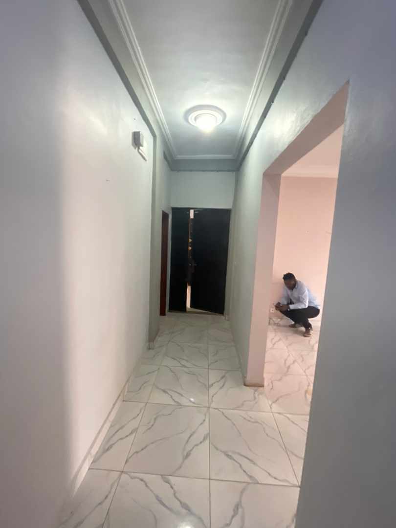 Apartment to rent - Yaoundé, Odza, Odza - 1 living room(s), 3 bedroom(s), 3 bathroom(s) - 250 000 FCFA / month