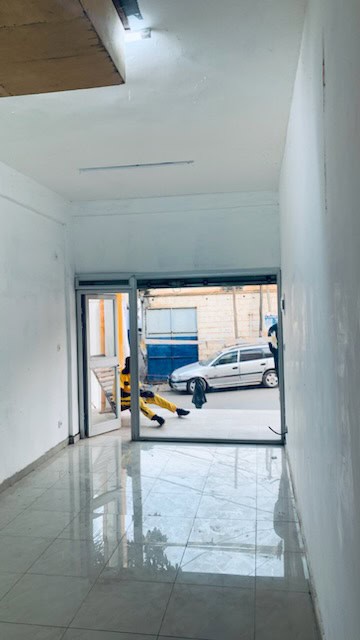 Shop to rent at Yaoundé, Bastos, Meka - 20 m2 - 250 000 FCFA