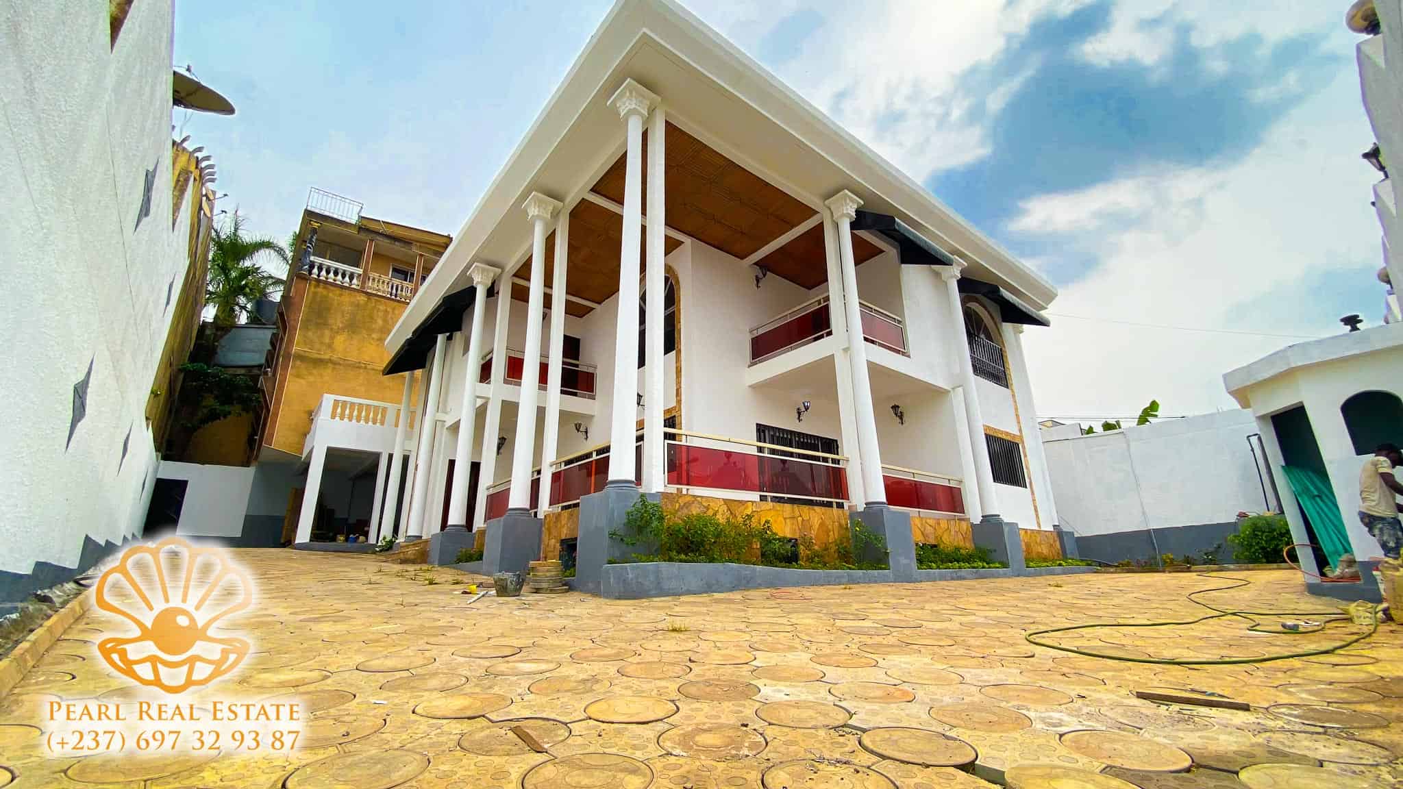 Maison (Villa) à louer - Yaoundé, Bastos, Ambassade de Chine - 1 salon(s), 4 chambre(s), 3 salle(s) de bains - 2 000 000 FCFA / mois