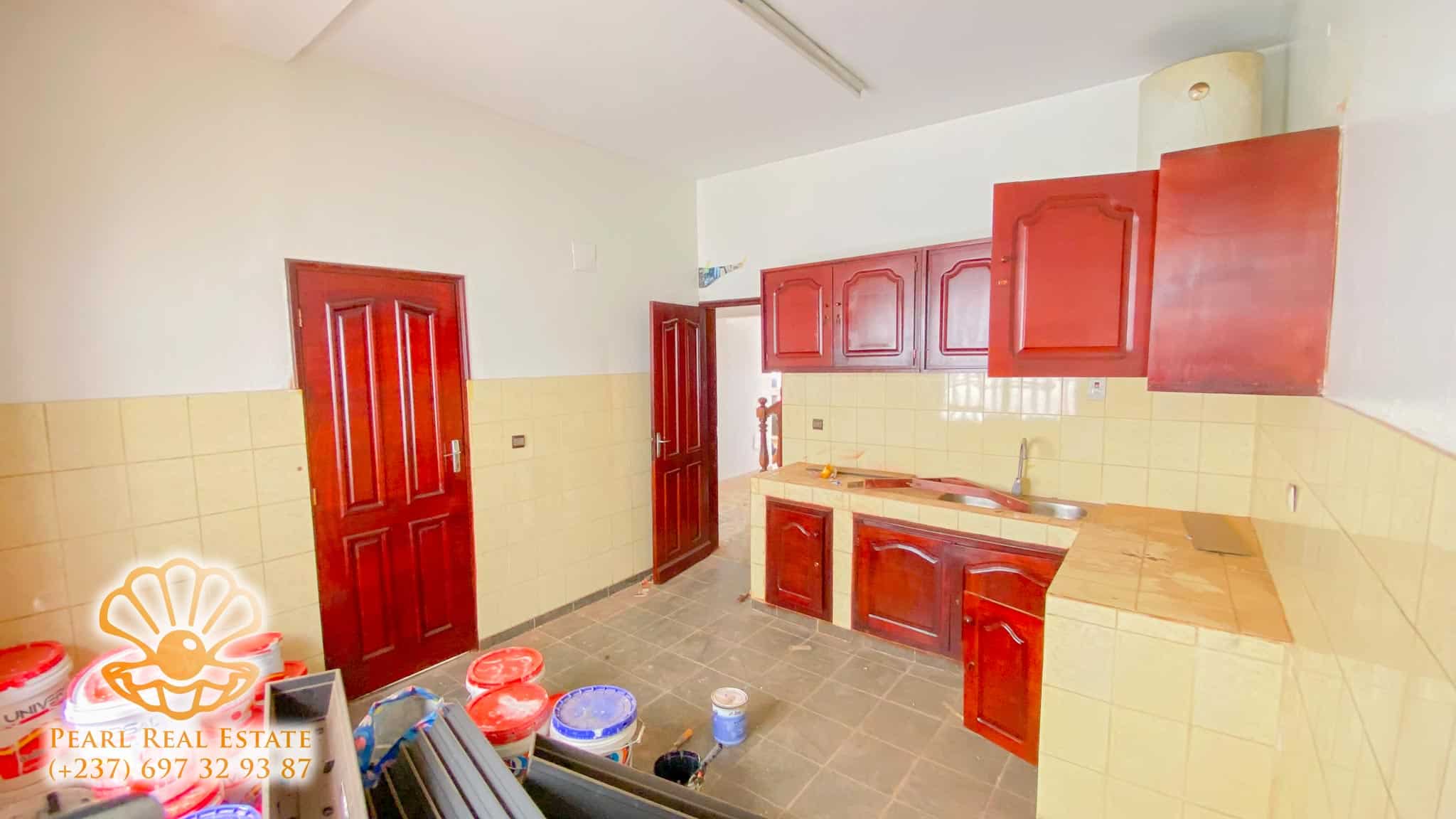 House (Villa) to rent - Yaoundé, Bastos, Ambassade de Chine - 1 living room(s), 4 bedroom(s), 3 bathroom(s) - 2 000 000 FCFA / month
