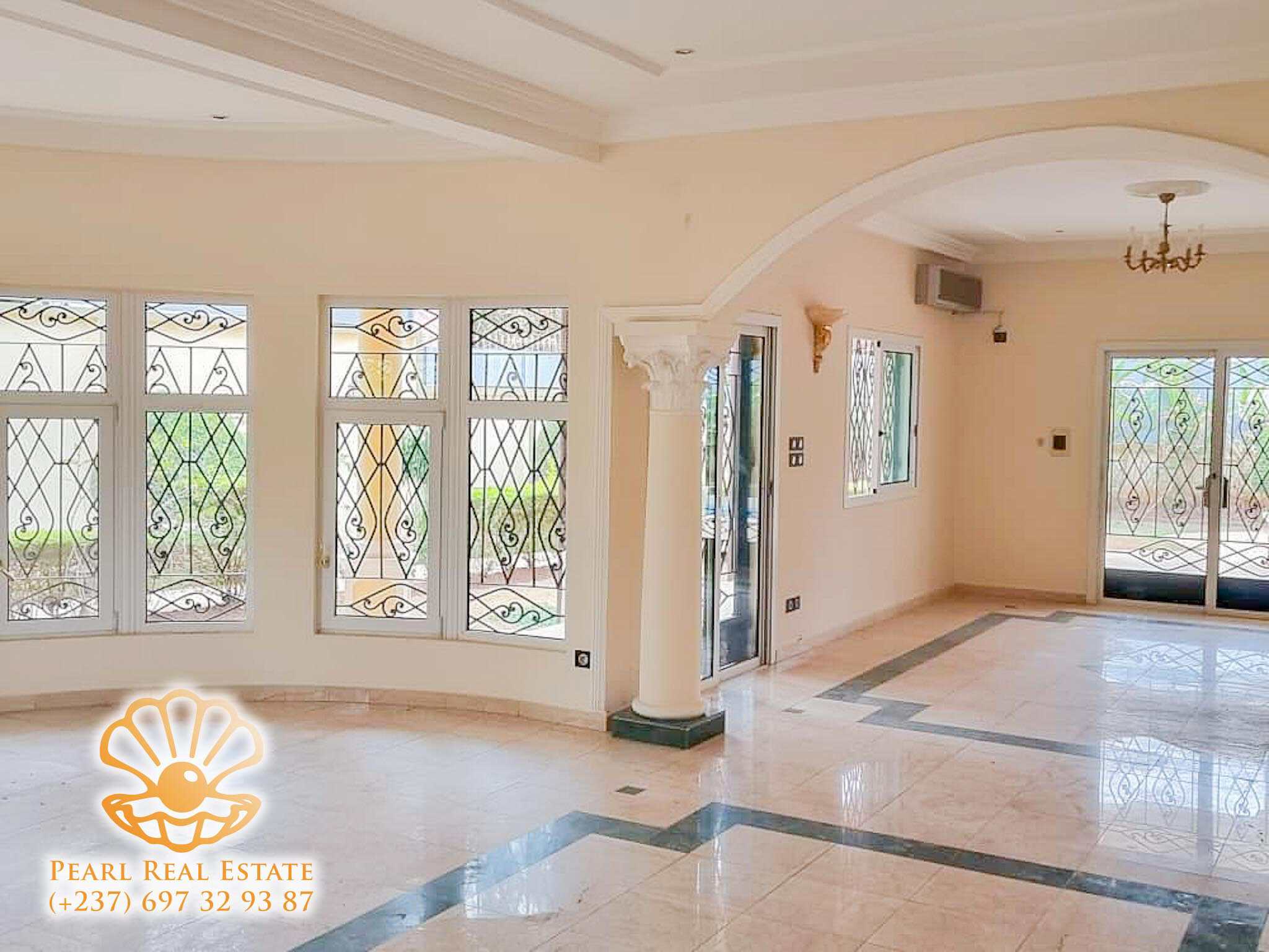 Maison (Villa) à louer - Yaoundé, Bastos, Golf - 1 salon(s), 4 chambre(s), 3 salle(s) de bains - 4 000 000 FCFA / mois