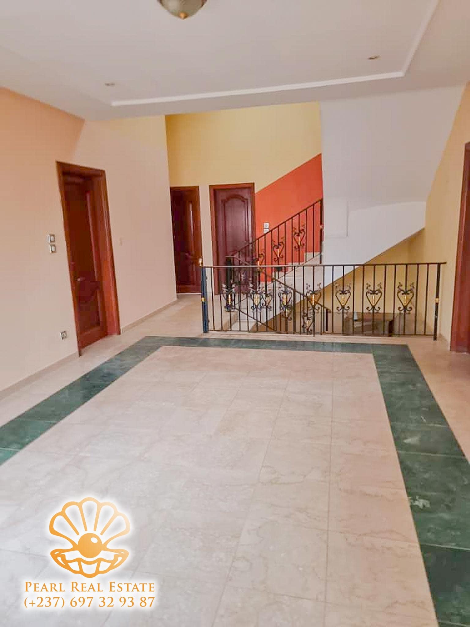 Maison (Villa) à louer - Yaoundé, Bastos, Golf - 1 salon(s), 4 chambre(s), 3 salle(s) de bains - 4 000 000 FCFA / mois