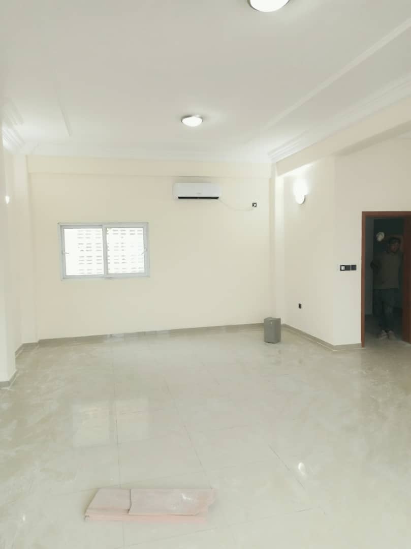 Appartement à louer - Douala, Deido, Deido - 1 salon(s), 2 chambre(s), 1 salle(s) de bains - 450 000 FCFA / mois
