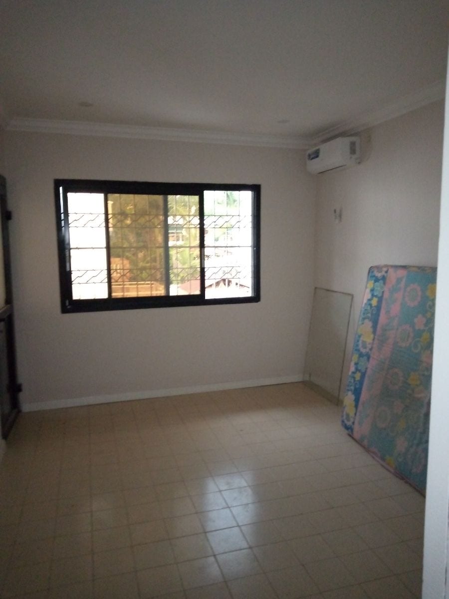 Office to rent at Yaoundé, Bastos, Bastos - 400 m2 - 1 500 000 FCFA