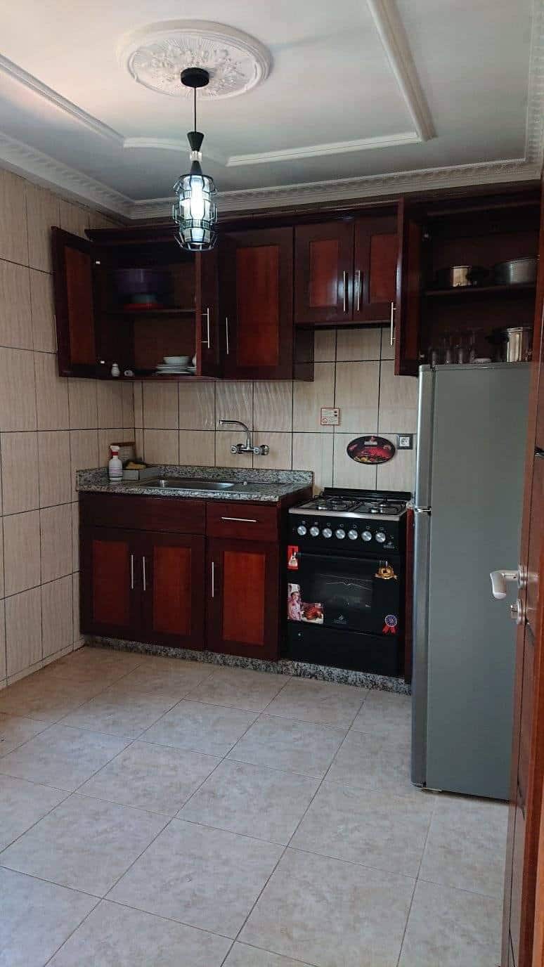 Apartment to rent - Yaoundé, Nsimeyong, nsimeyong - 1 living room(s), 2 bedroom(s), 3 bathroom(s) - 200 000 FCFA / month