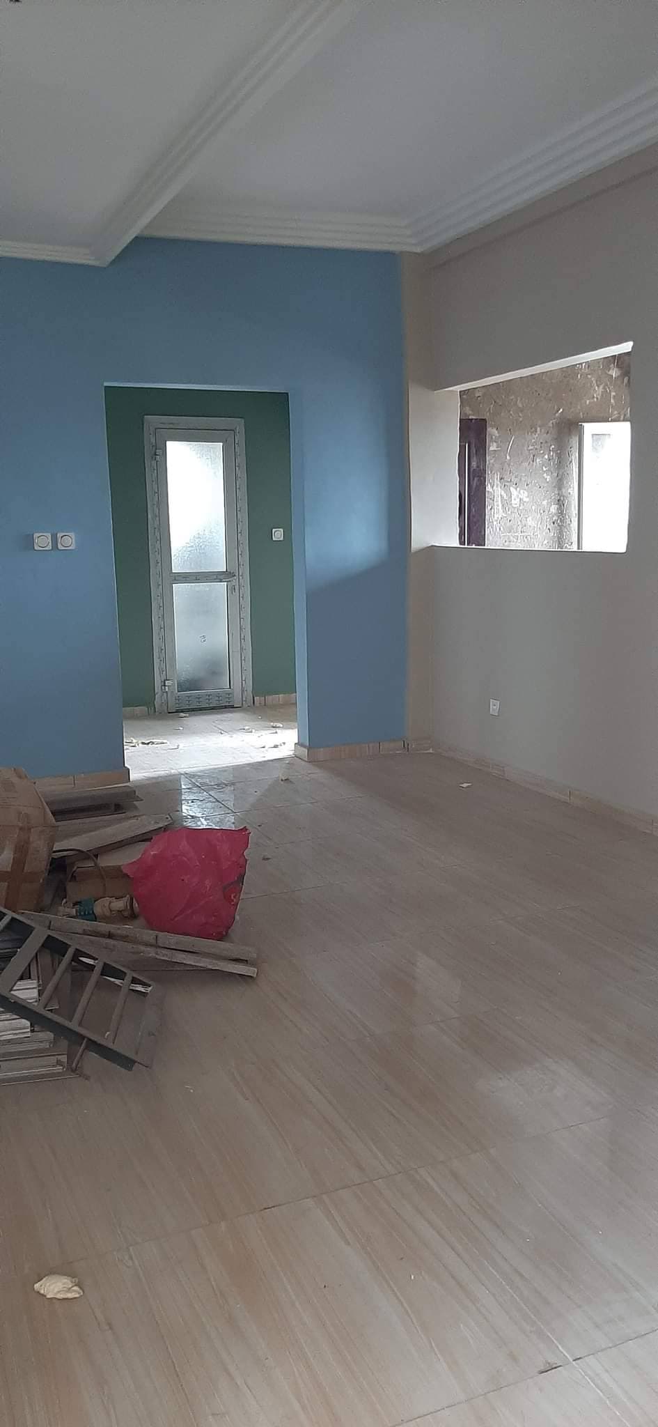 Appartement à louer - Yaoundé, Bastos, bastos - 1 salon(s), 2 chambre(s), 2 salle(s) de bains - 350 000 FCFA / mois