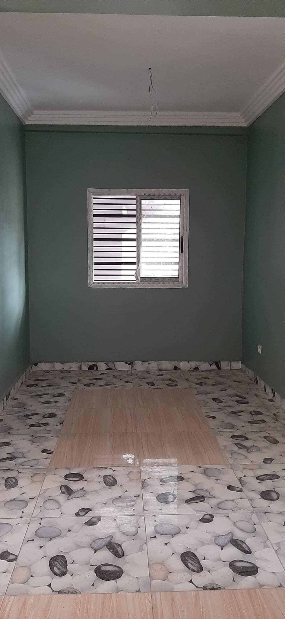 Appartement à louer - Yaoundé, Bastos, bastos - 1 salon(s), 2 chambre(s), 2 salle(s) de bains - 350 000 FCFA / mois