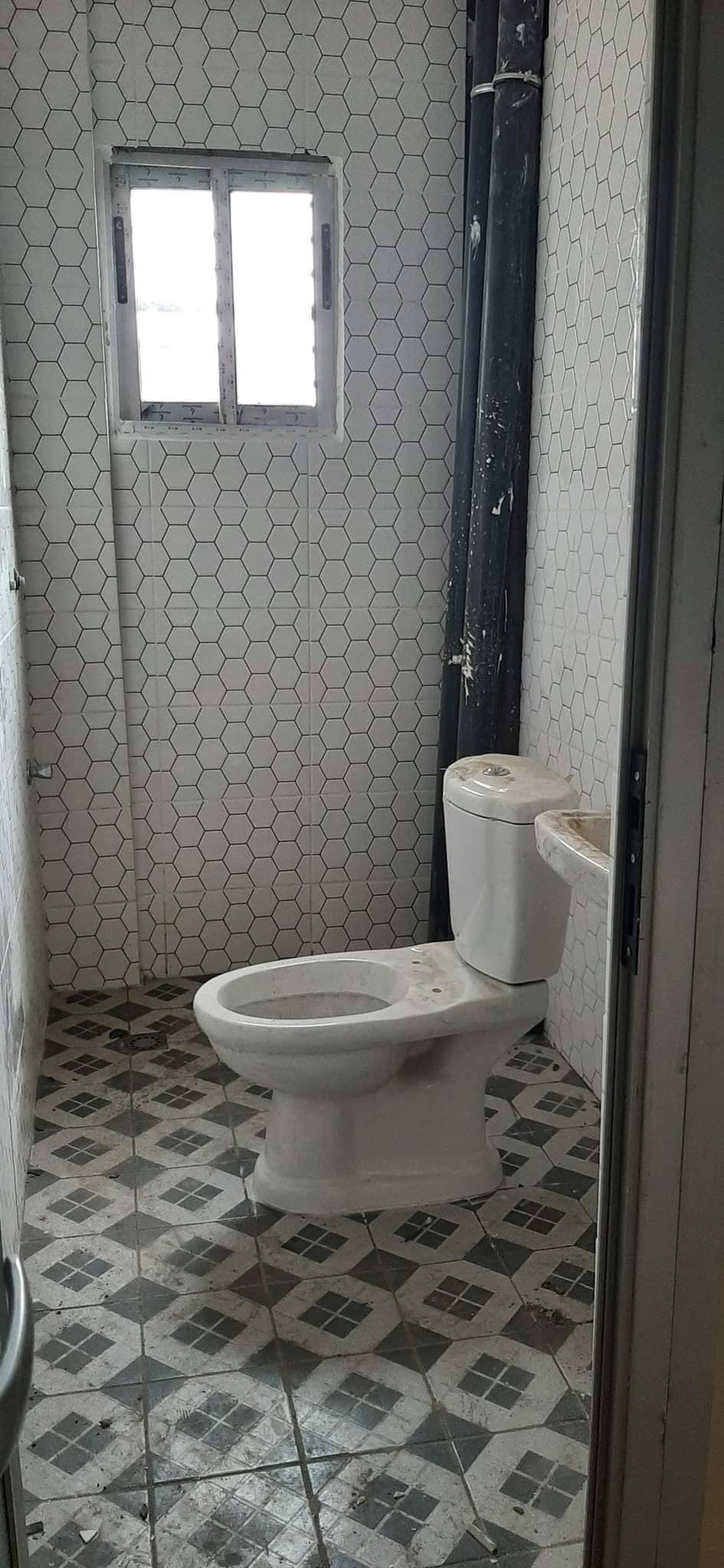 Appartement à louer - Yaoundé, Bastos, bastos - 1 salon(s), 2 chambre(s), 2 salle(s) de bains - 350 000 FCFA / mois