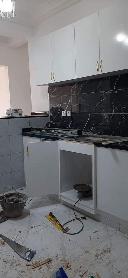 Appartement à louer - Yaoundé, Elig-essono, elig essono - 1 salon(s), 3 chambre(s), 3 salle(s) de bains - 375 000 FCFA / mois