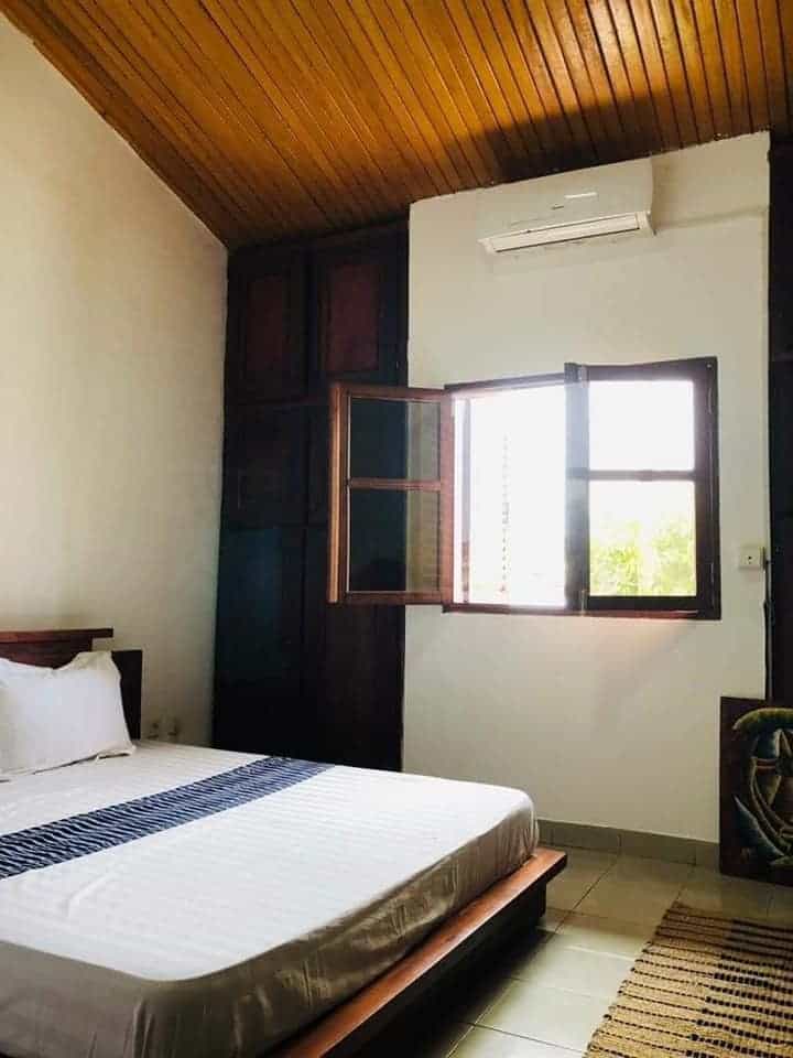 House (Villa) to rent - Yaoundé, Bastos, dragage - 2 living room(s), 6 bedroom(s), 4 bathroom(s) - 1 500 000 FCFA / month
