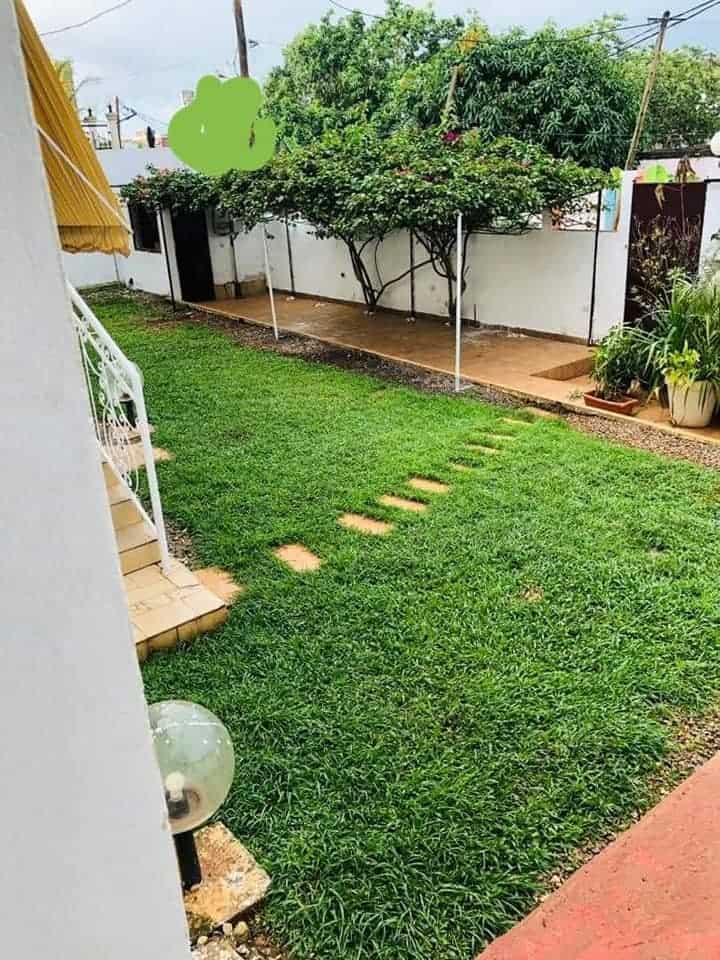 House (Villa) to rent - Yaoundé, Bastos, dragage - 2 living room(s), 6 bedroom(s), 4 bathroom(s) - 1 500 000 FCFA / month