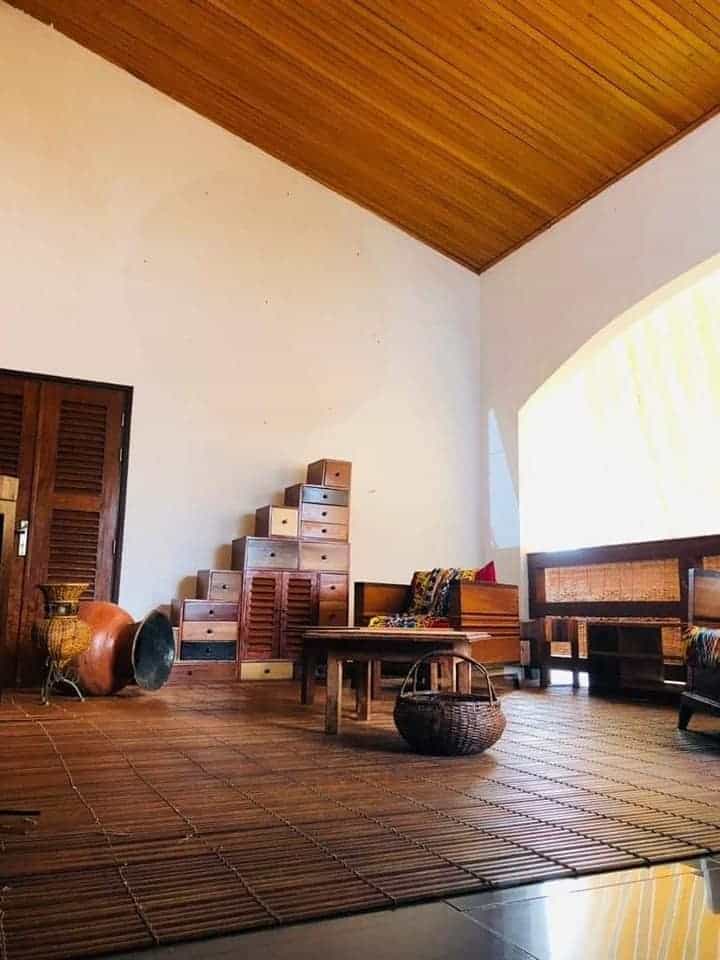 House (Villa) to rent - Yaoundé, Bastos, dragage - 2 living room(s), 6 bedroom(s), 4 bathroom(s) - 1 500 000 FCFA / month