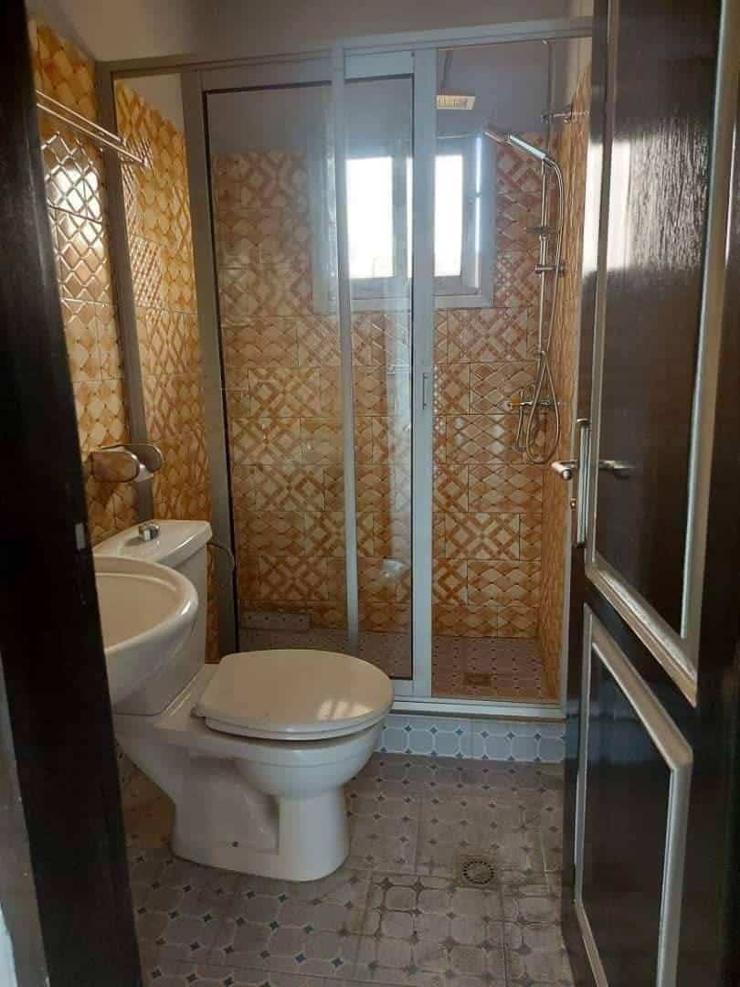 Appartement à louer - Yaoundé, Essos, titi garage - 1 salon(s), 2 chambre(s), 2 salle(s) de bains - 250 000 FCFA / mois