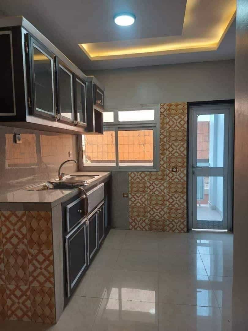 Appartement à louer - Yaoundé, Essos, titi garage - 1 salon(s), 2 chambre(s), 2 salle(s) de bains - 250 000 FCFA / mois