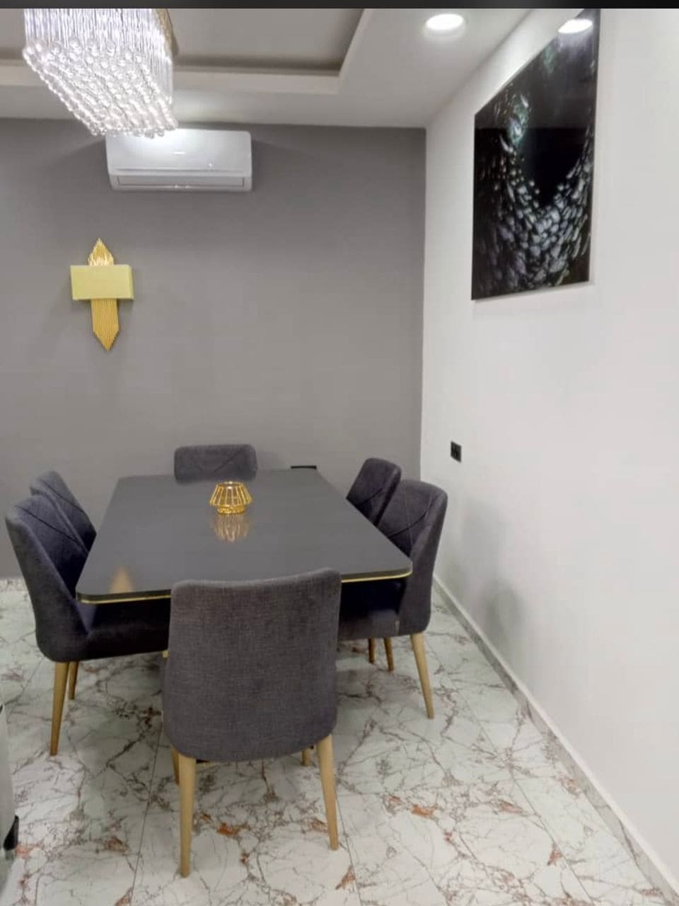 Appartement à louer - Yaoundé, Bastos, Bastos centre PRIX A la NUITÉE.   4 chambres - 1 salon(s), 4 chambre(s), 4 salle(s) de bains - 400 000 FCFA / mois
