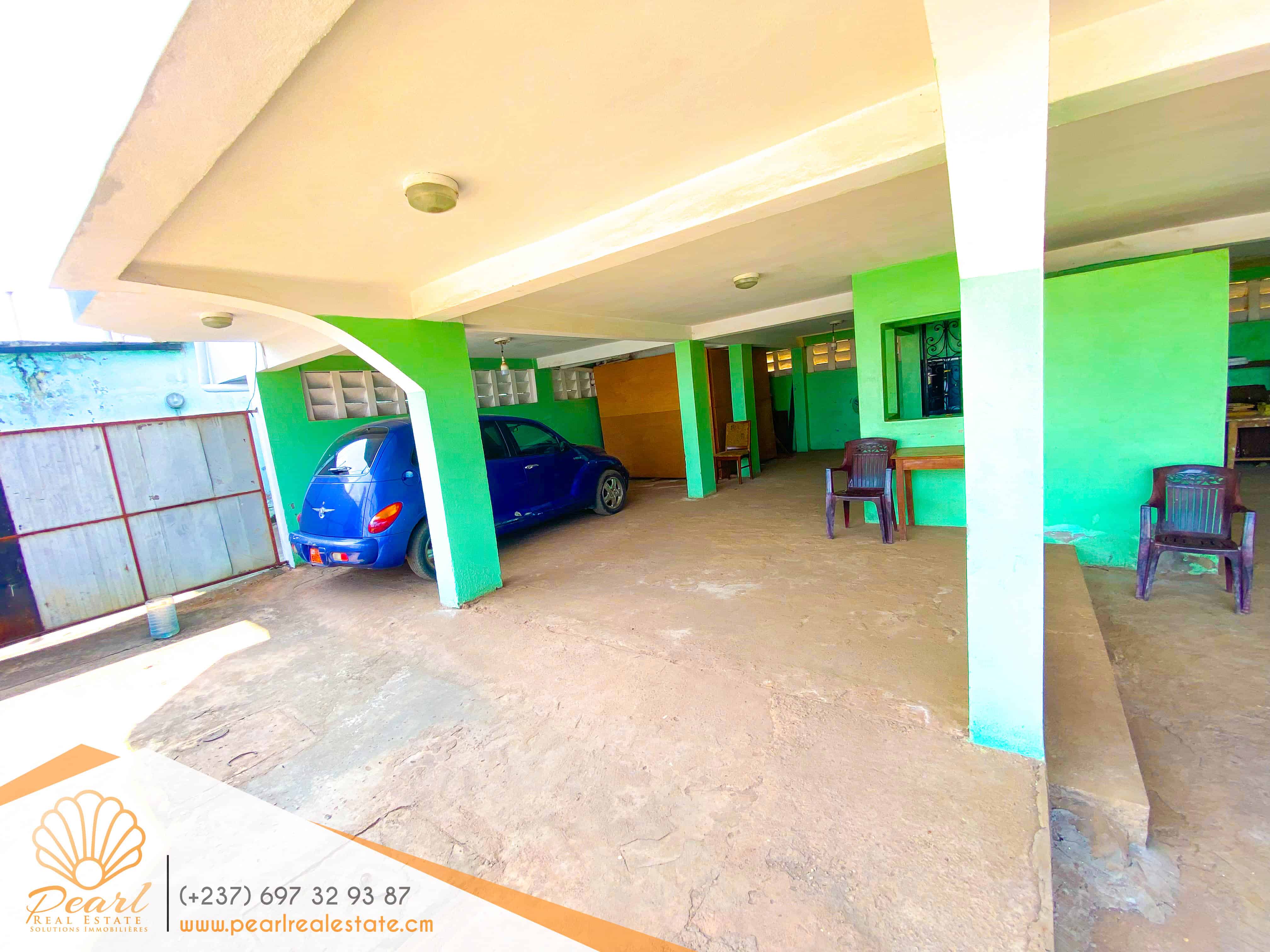 Appartement à louer - Yaoundé, Bastos, Golf ancienne foire - 1 salon(s), 2 chambre(s), 2 salle(s) de bains - 300 000 FCFA / mois