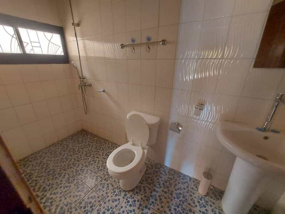 Office to rent at Yaoundé, Bastos, Bastos - 500 m2 - 2 500 000 FCFA