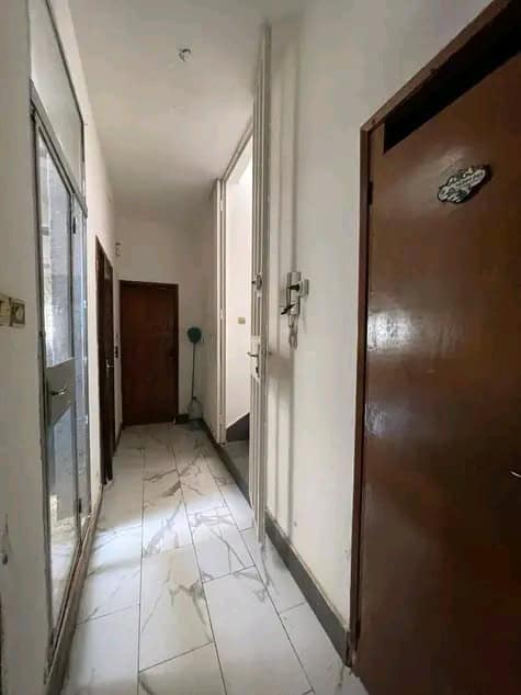 House (Duplex) to rent - Yaoundé, Mfandena, Omnisport - 2 living room(s), 5 bedroom(s), 5 bathroom(s) - 1 500 000 FCFA / month