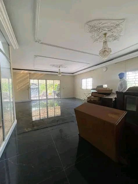 House (Duplex) to rent - Yaoundé, Mfandena, Omnisport - 2 living room(s), 5 bedroom(s), 5 bathroom(s) - 1 500 000 FCFA / month