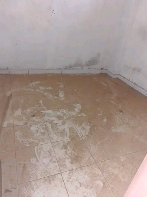 Shop to rent at Yaoundé, Kondengui, Kondengui -  m2 - 150 000 FCFA