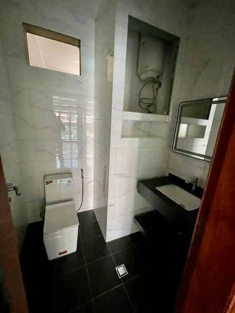 Apartment to rent - Yaoundé, Mfandena, Omnisport - 1 living room(s), 2 bedroom(s), 3 bathroom(s) - 500 000 FCFA / month