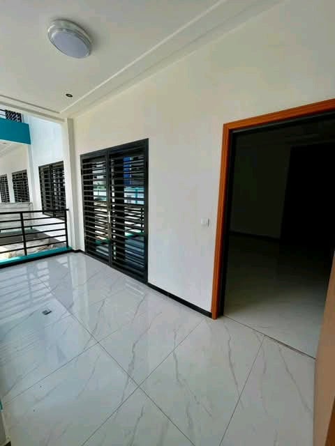 Apartment to rent - Yaoundé, Mfandena, Omnisport - 1 living room(s), 2 bedroom(s), 3 bathroom(s) - 500 000 FCFA / month