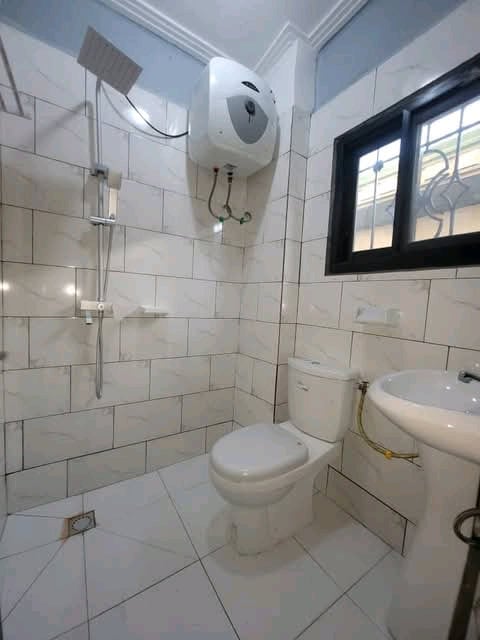 Apartment to rent - Yaoundé, Biyem-Assi, Jouvence - 1 living room(s), 2 bedroom(s), 2 bathroom(s) - 130 000 FCFA / month