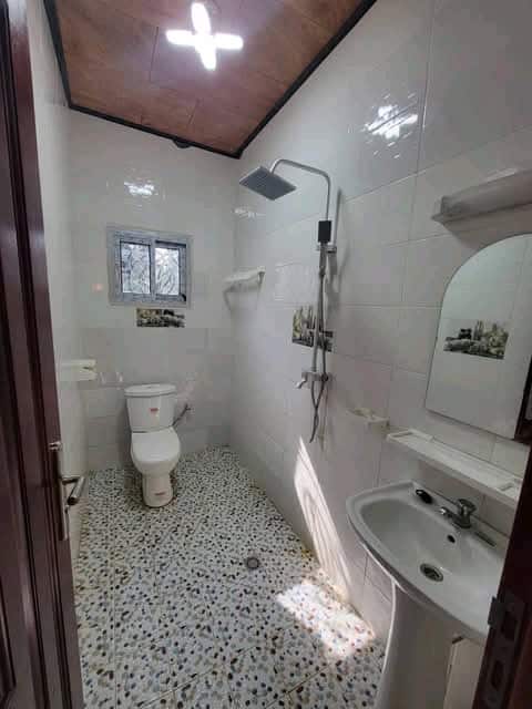 Apartment to rent - Yaoundé, Odza, Plaque L&B - 1 living room(s), 2 bedroom(s), 2 bathroom(s) - 100 000 FCFA / month