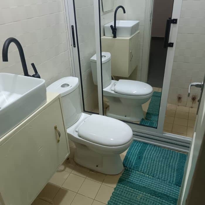 Appartement à louer - Yaoundé, Bastos, Golf - 1 salon(s), 3 chambre(s), 3 salle(s) de bains - 1 800 000 FCFA / mois