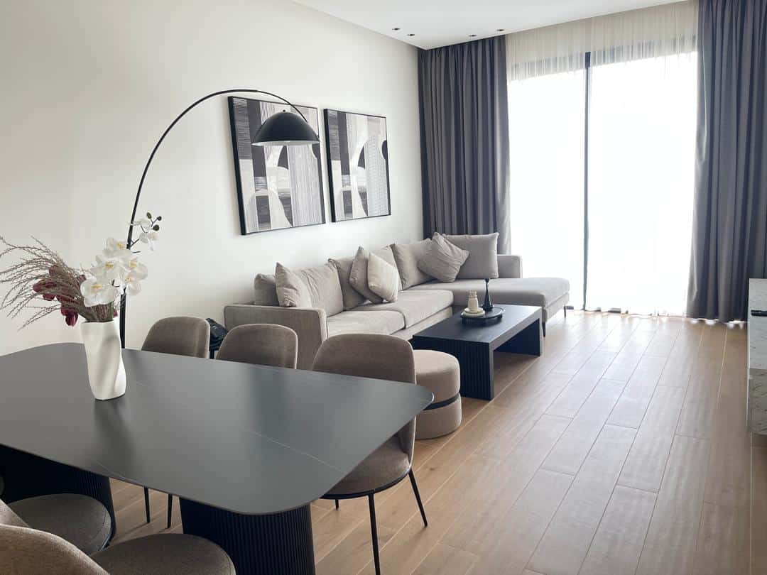 Appartement à louer - Yaoundé, Bastos, Bastos - 1 salon(s), 2 chambre(s), 3 salle(s) de bains - 2 500 000 FCFA / mois