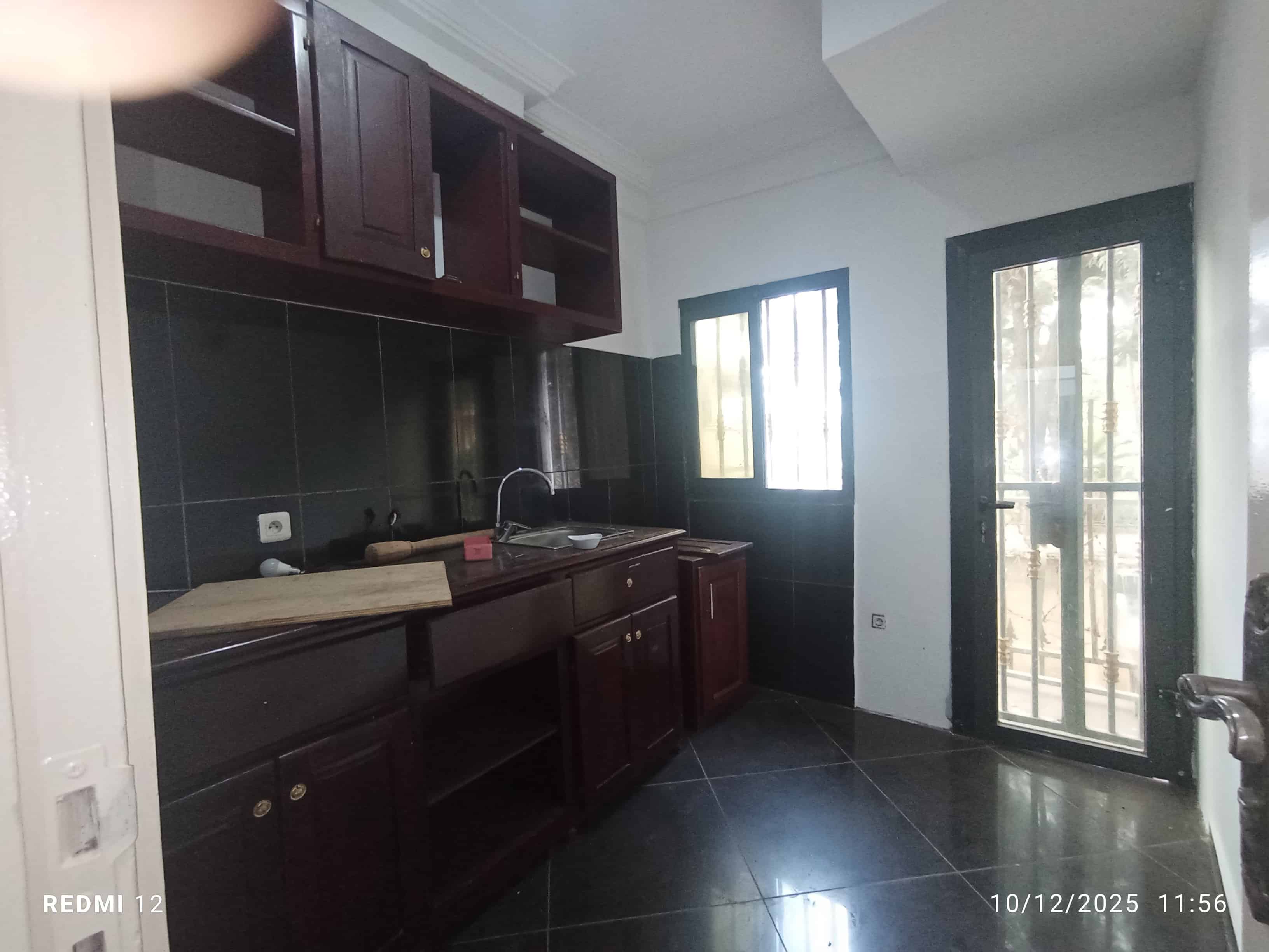 Appartement à louer - Yaoundé, Bastos, DRAGAGE - 1 salon(s), 2 chambre(s), 2 salle(s) de bains - 500 000 FCFA / mois