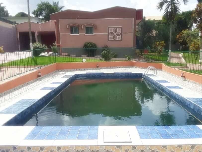 House (Villa) to rent - Yaoundé, Bastos, bastos - 2 living room(s), 5 bedroom(s), 5 bathroom(s) - 2 500 000 FCFA / month