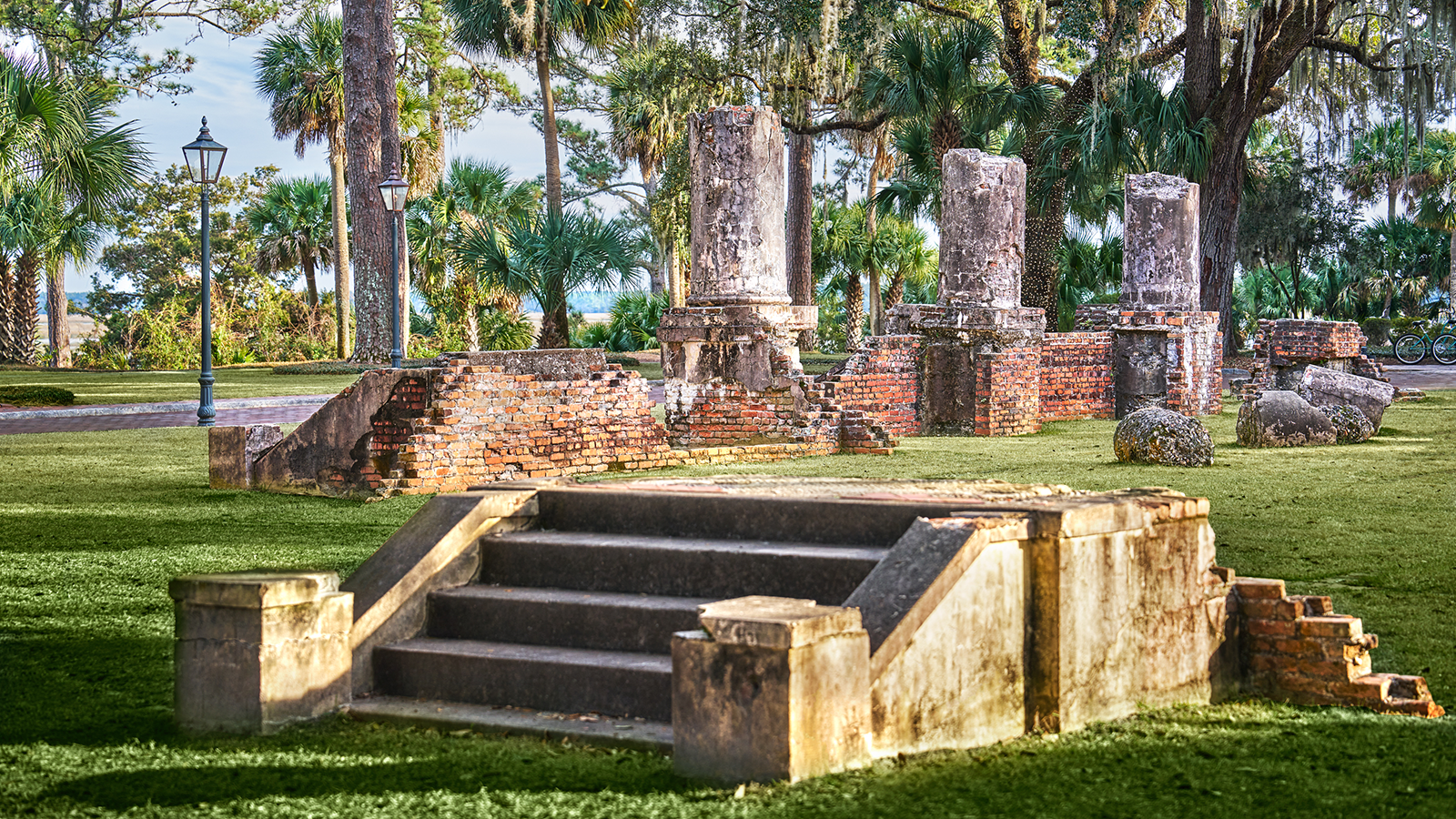 Behind the Bluff Bike Tour